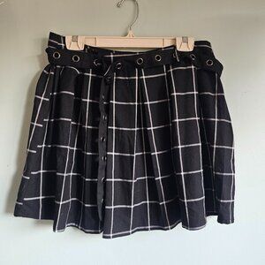 Hot Topic Black and White Checkered Skirt with Matching Belt Size XL